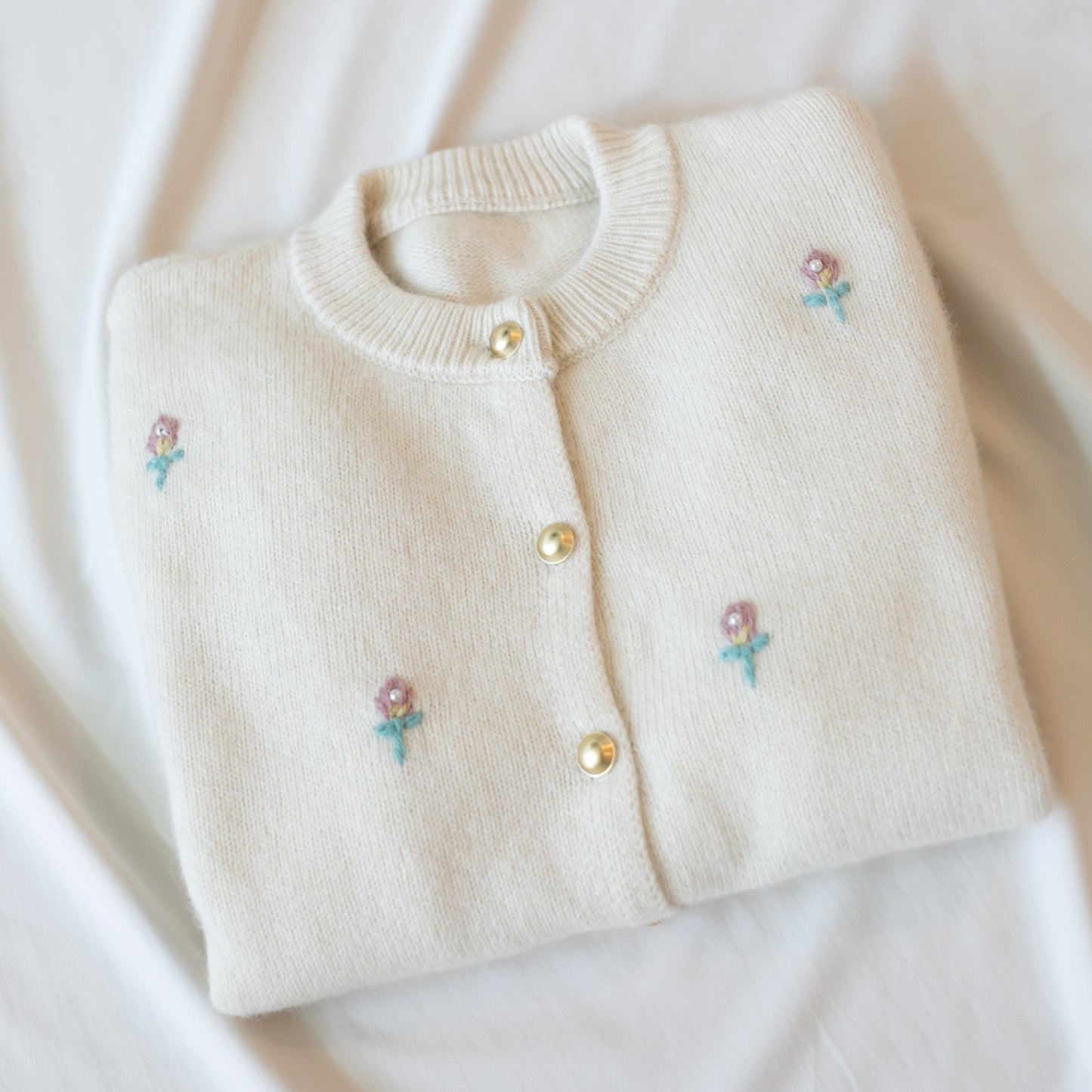 Tulip Embroidery Wool Knit Cardigan